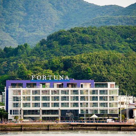 Fortuna Hotel Tongyeong Exteriör bild